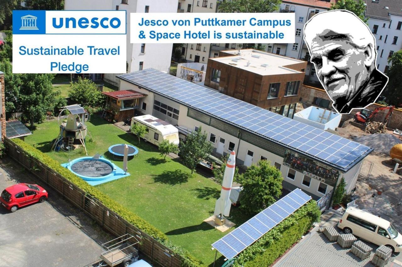 Space Hotel Im Campus Der Jvp Schule Lipsko Exteriér fotografie